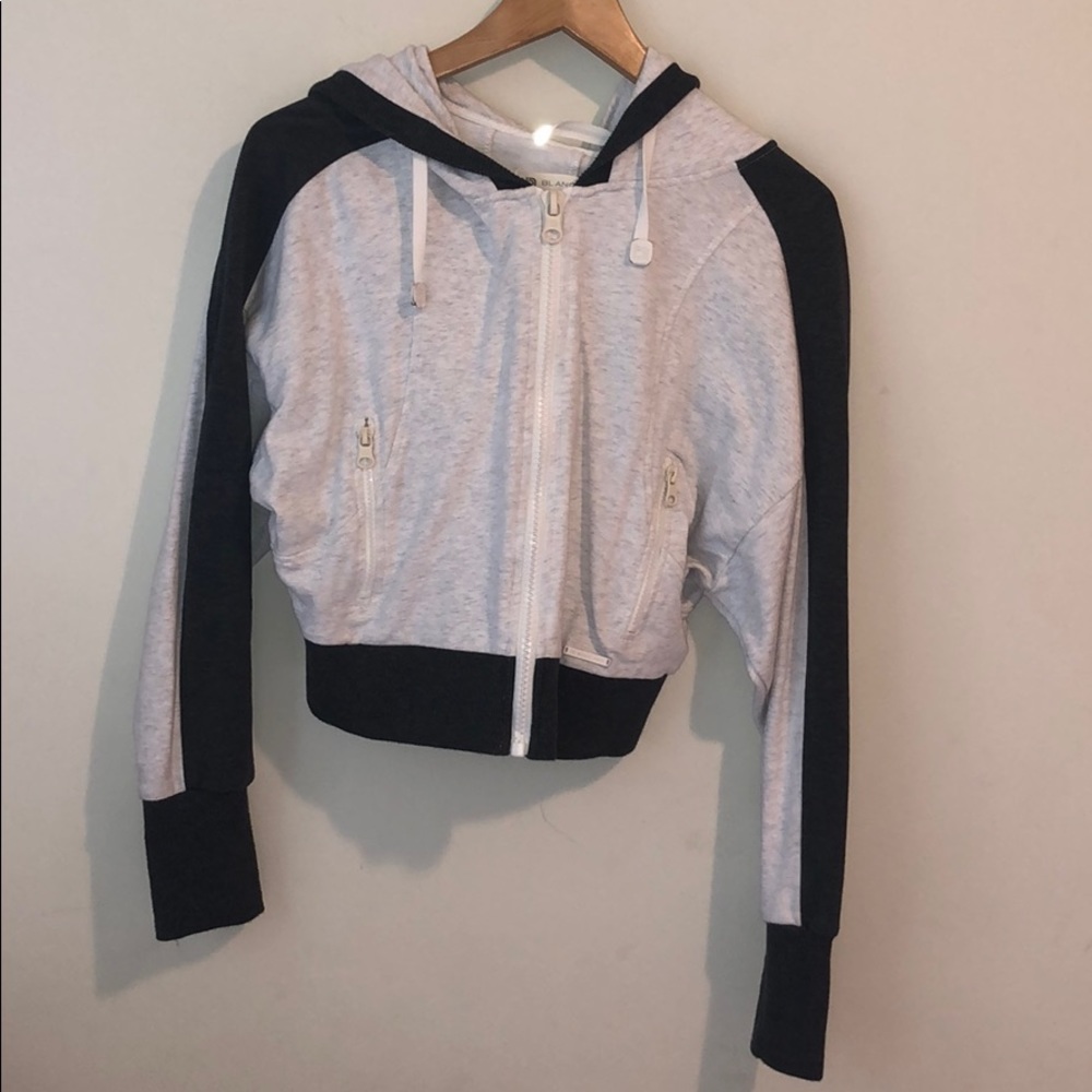 BLANC NOIR CROPPED HOODIE
